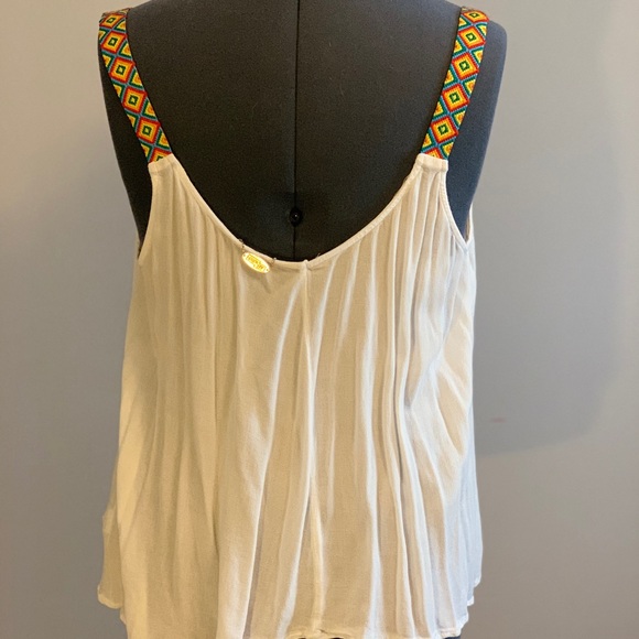 Rainbow white flowy strap crop top - Picture 3 of 4